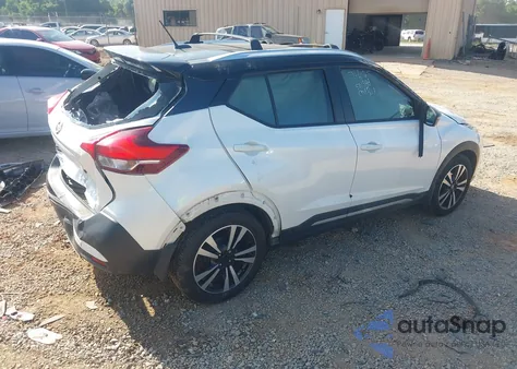 2018 Nissan Kicks Sr z USA, uszkodzony, nr VIN 3N1CP5CUXJL501988